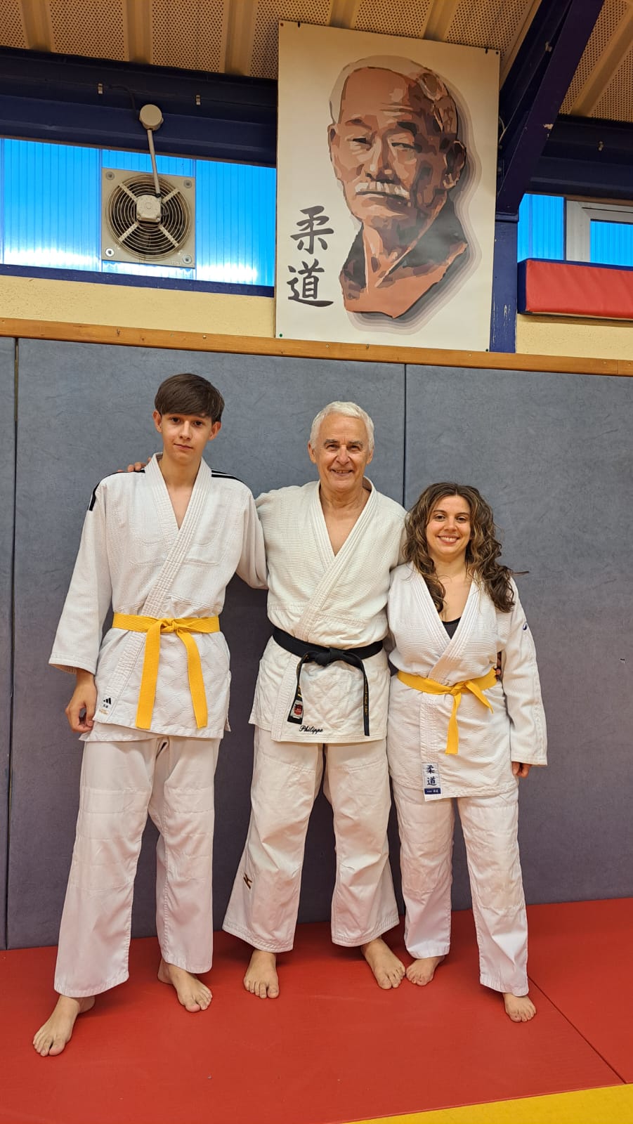 Claire et Lukas obtiennent leur ceinture jaune en Jujitsu